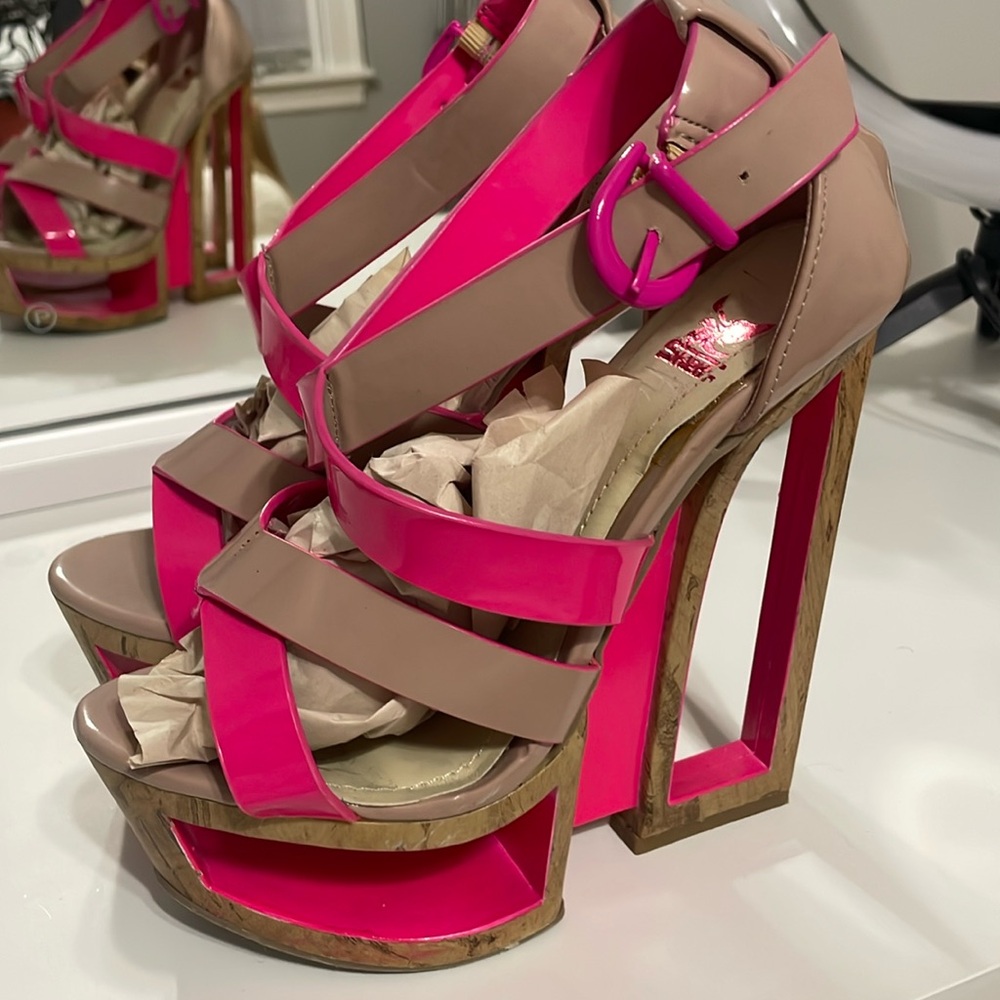 Pink wood platform heels